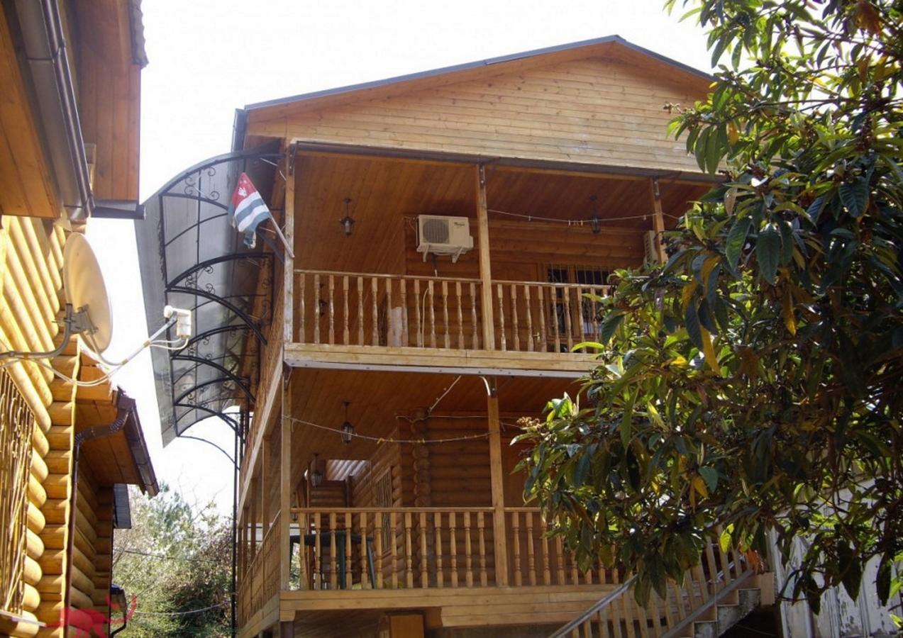U Iriny Hotel Pitsunda Exterior foto